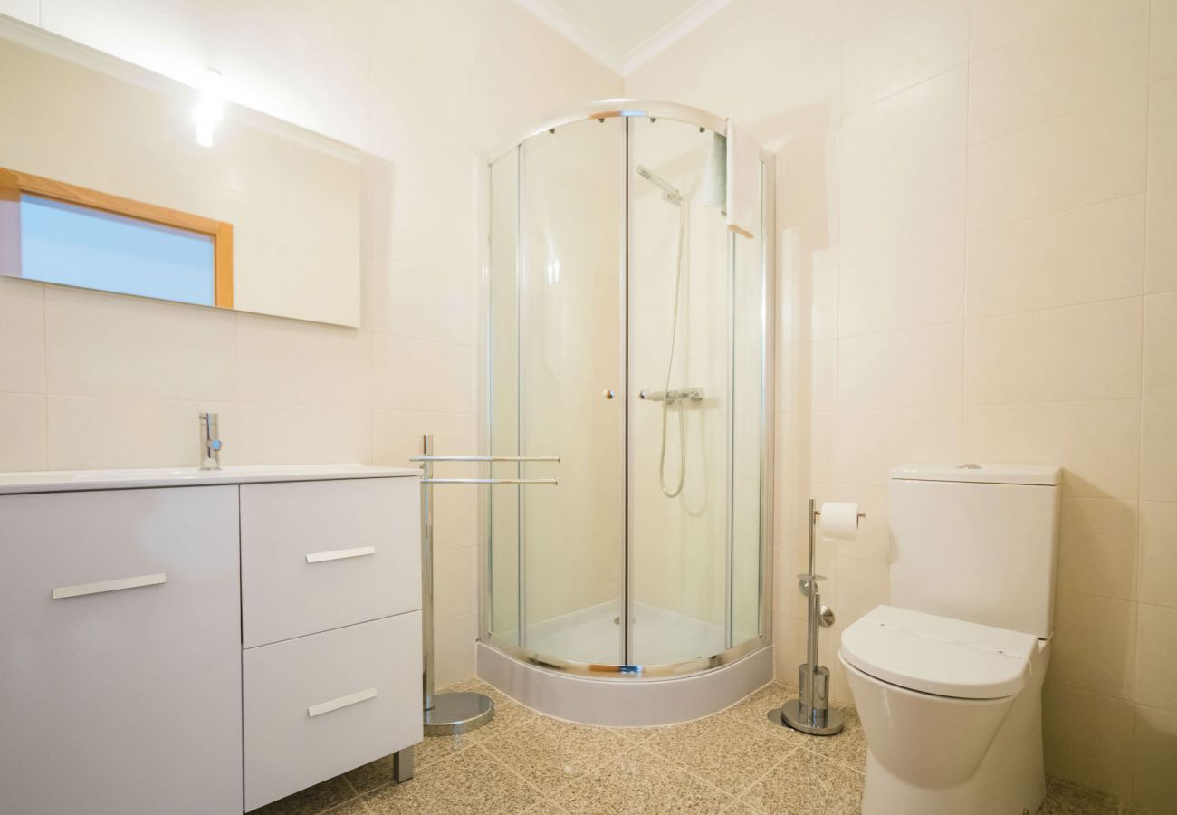 Alojamento Casa de Banho privada  banheira duche sch