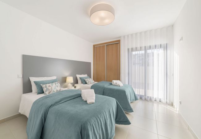 Apartamento em Salir do Porto - Apartamento novo com piscina perto da praia Apartamento em Salir do Porto - Apartamento novo com piscina perto da praia