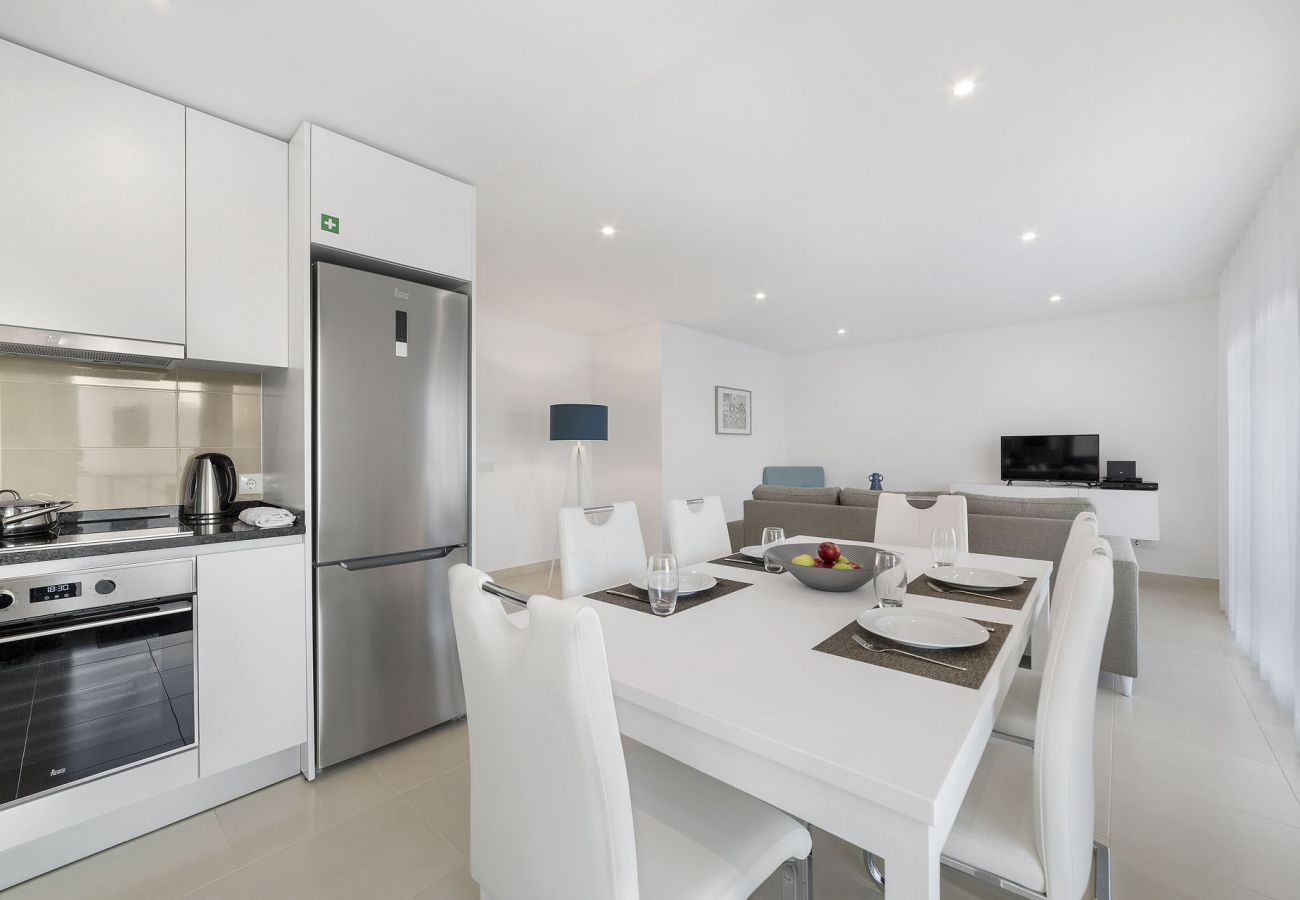 Cozinha do apartamento de férias Bela Baía III - A em Salir do Porto Cozinha do apartamento de férias para arrendar Bela Baía III em Salir do Porto Portugal