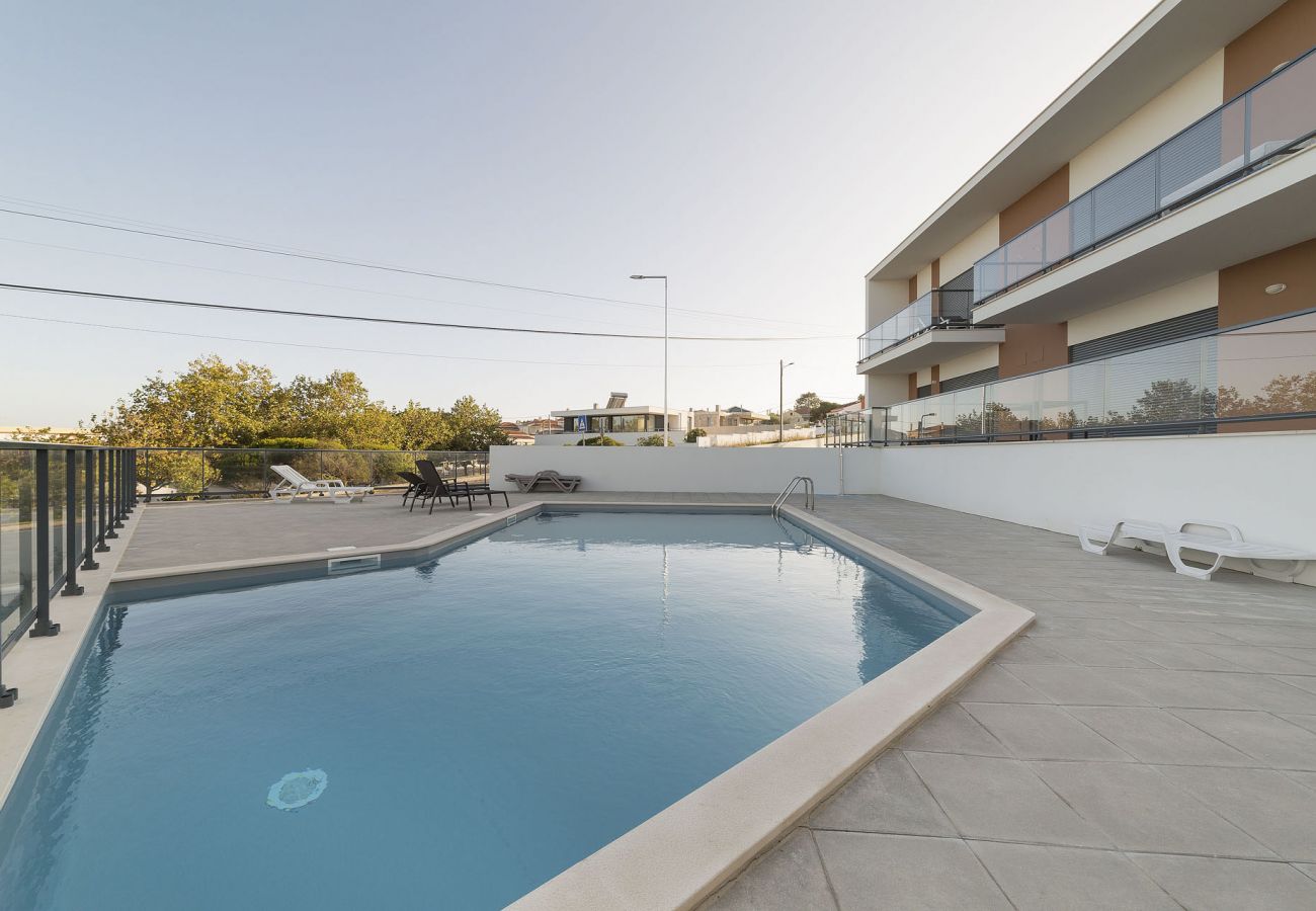 Apartamento em Salir do Porto - Apartamento novo com piscina perto da praia Apartamento em Salir do Porto - Apartamento novo com piscina perto da praia