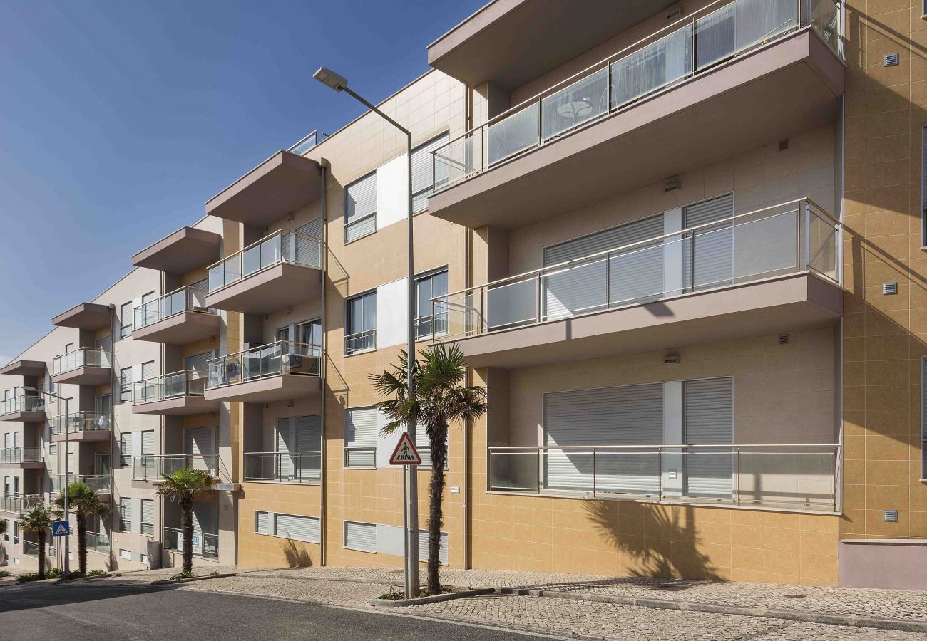 Apartamento arrendar alugar férias praia piscina familia cozinha equipada wc com banheira  Portugal SCH Casa