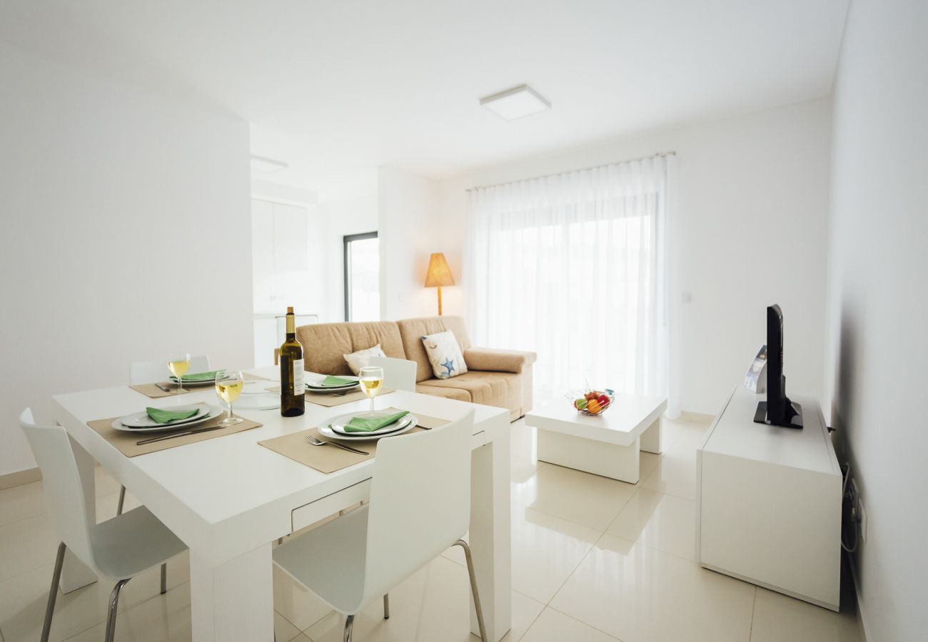 Apartamento ,férias, piscina, praia, familia, Salir do Porto,SCH