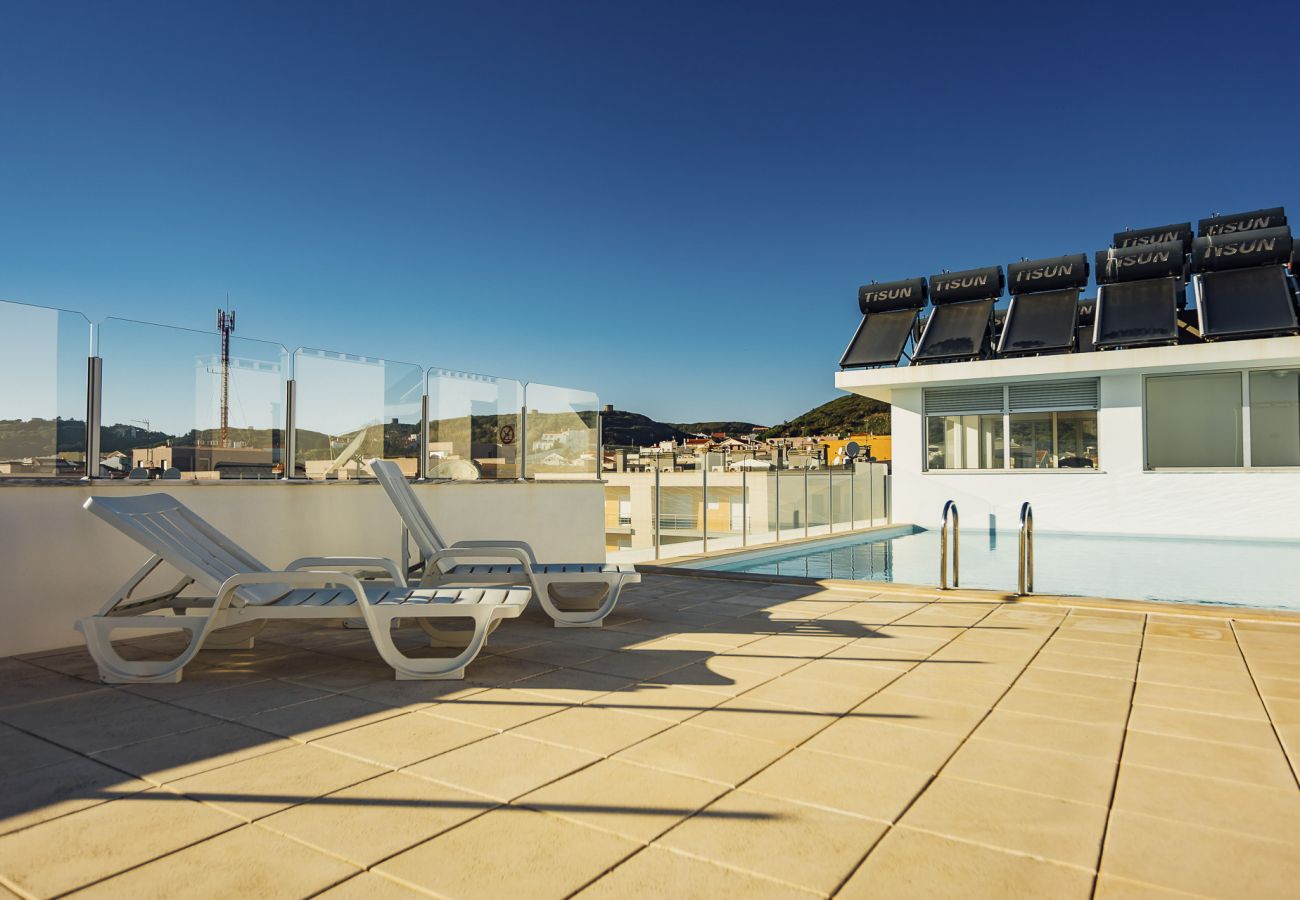 Alojamento Férias piscina espreguiçadeiras espaço exterior jardim sch