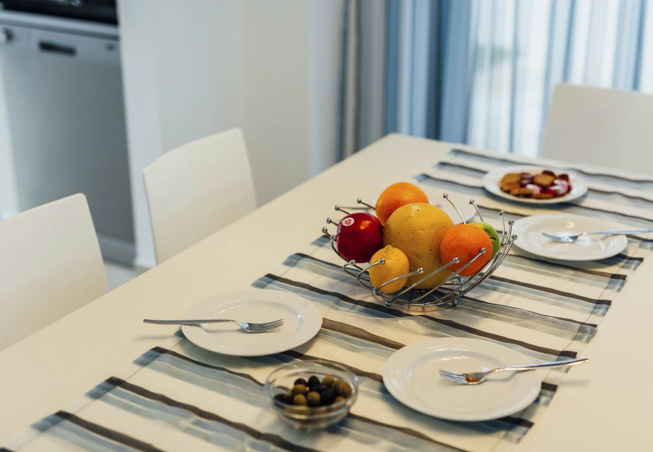 Alojamento férias sala jantar refeições espaço interior decoração SCH