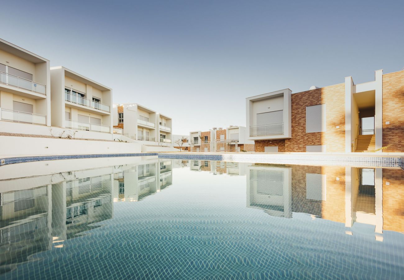 Alojamento Férias piscina espaço exterior jardim sch