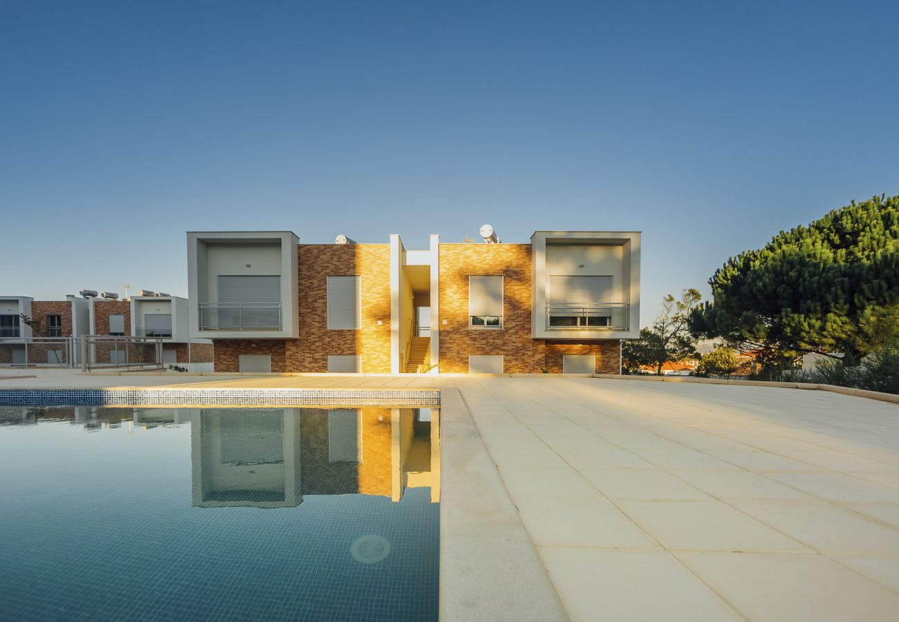 Alojamento Férias piscina espaço exterior jardim sch