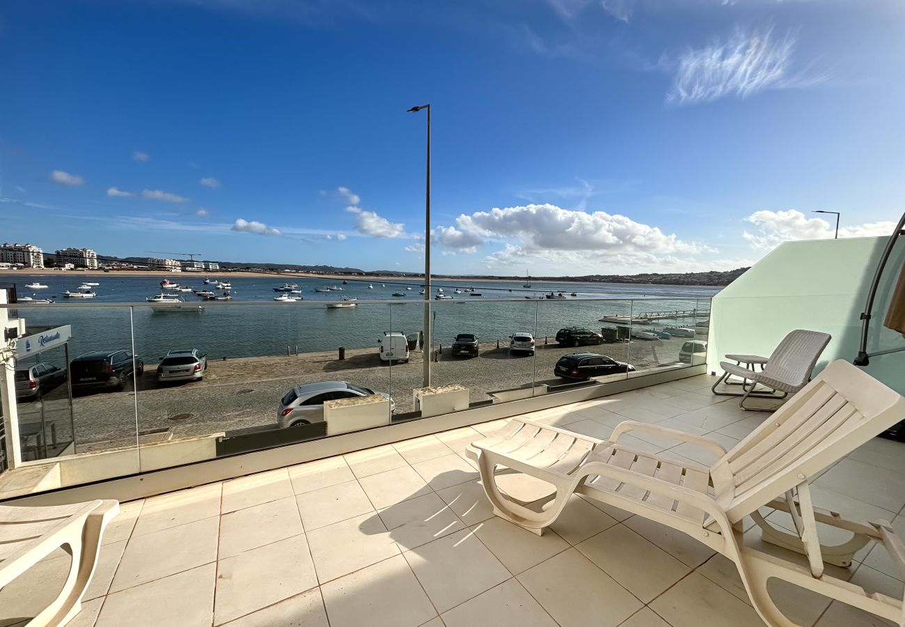 Apartamento em São Martinho do Porto - Janelas da Baía - By SCH