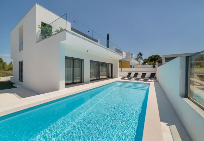 Casas moradia férias arrendar alugar piscina privada 