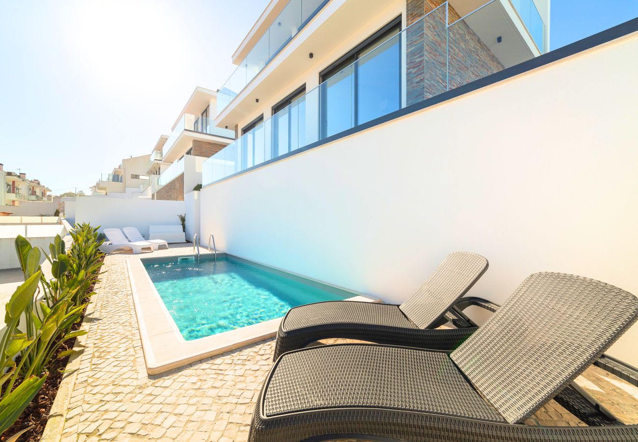 Villa em Salir do Porto - Casa do Sol - Villa de Férias com Piscina Privada da SCH