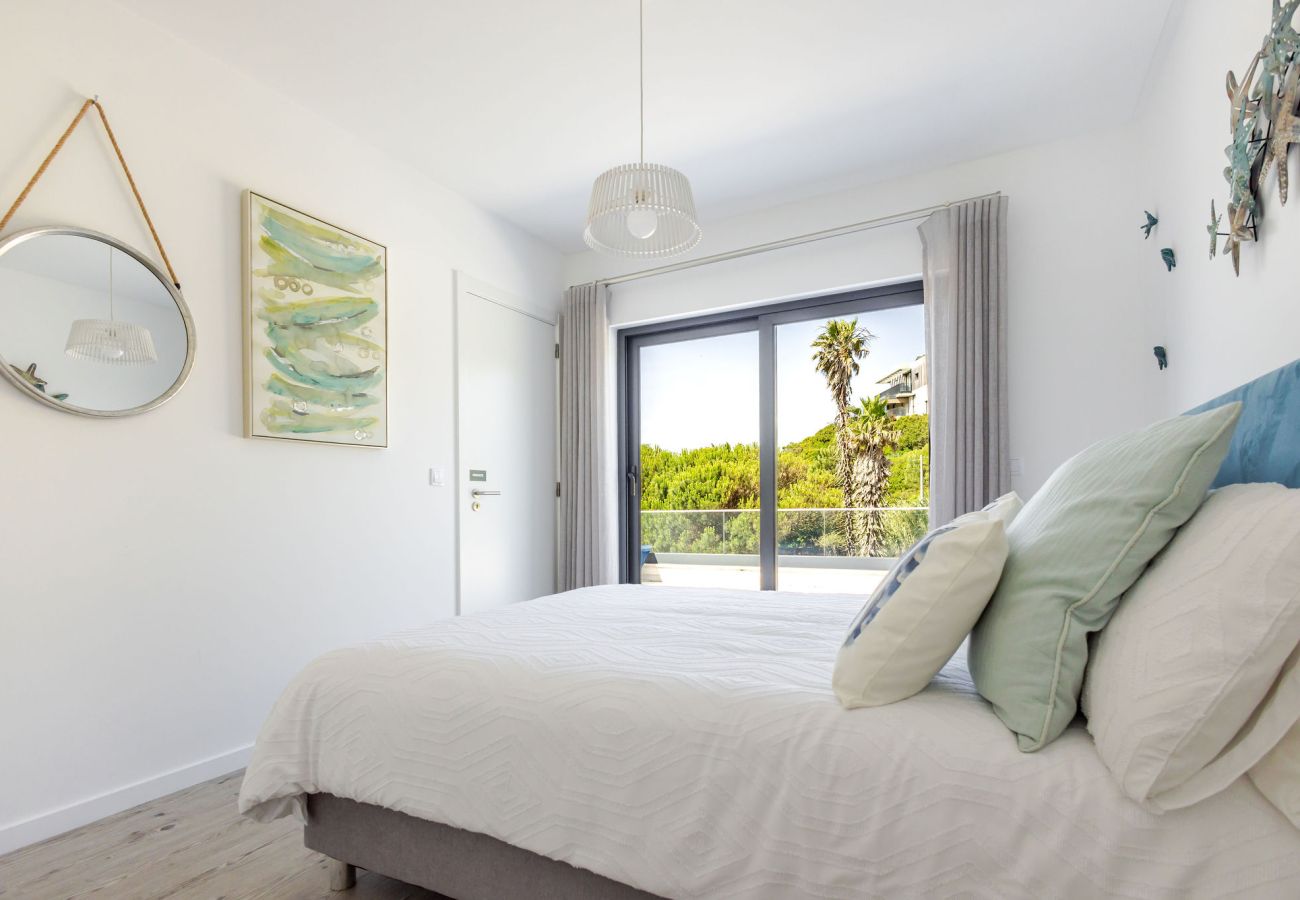 Villa em São Martinho do Porto - Venda Nova - Villa de Férias com Piscina Privada da SCH