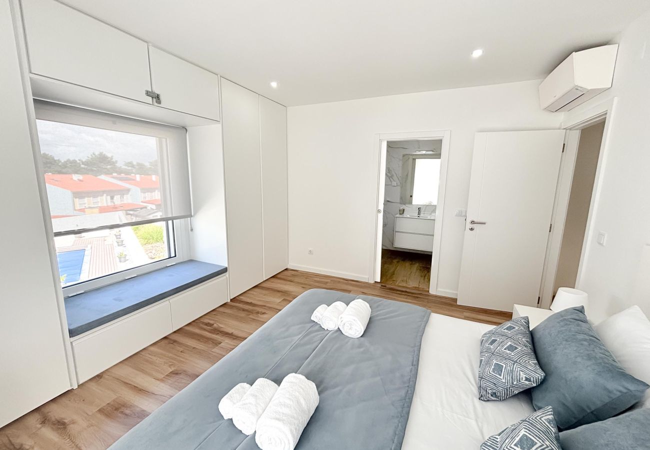 Villa em Salir do Porto - Villas Garça - Villa de Férias com Piscina Aquecida Privada By SCH
