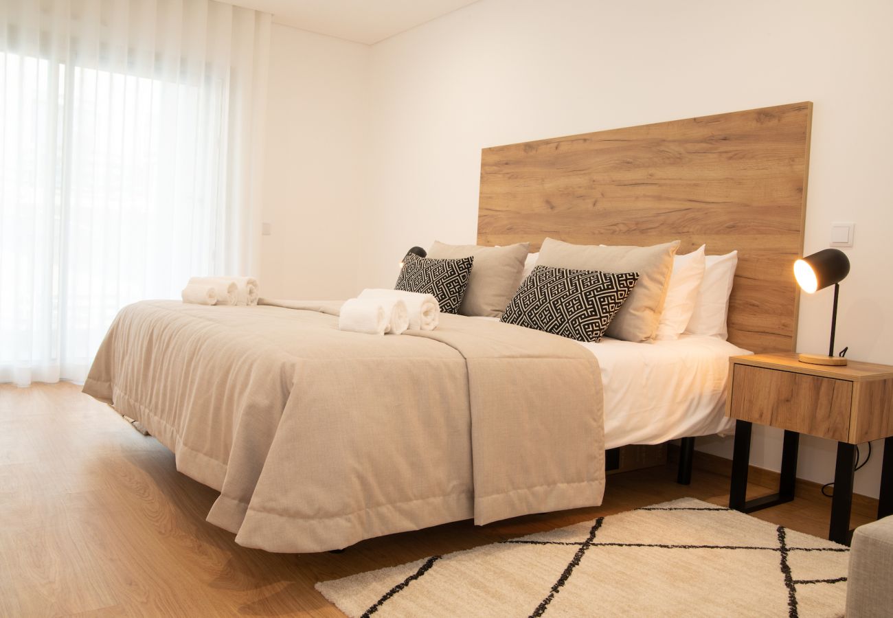 Apartamento acolhedor, Nazaré, central, perto da praia, vistas.