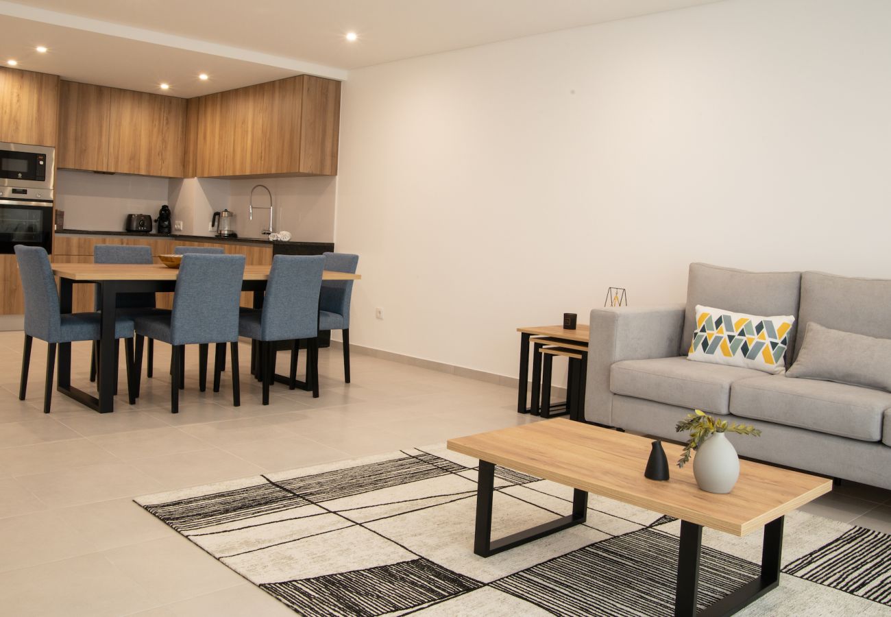 Apartamento acolhedor, Nazaré, central, perto da praia, vistas.