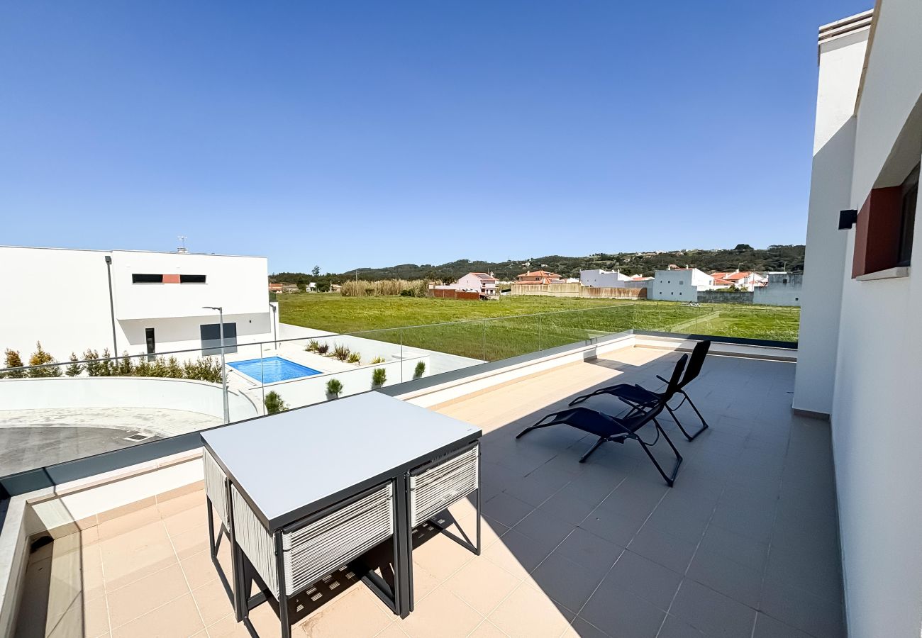 Villa em Alfeizerão - Casa da Praceta - By SCH