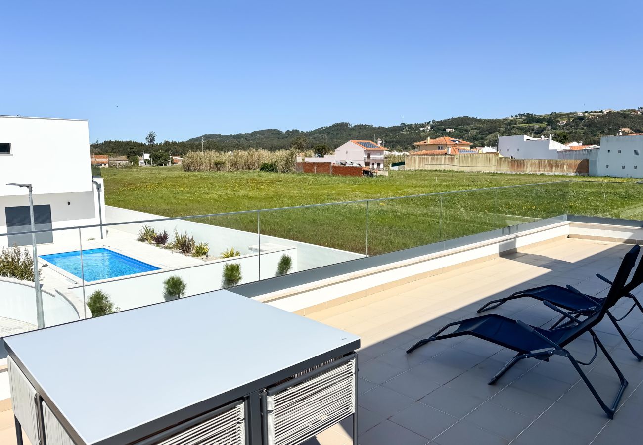 Villa em Alfeizerão - Casa da Praceta - By SCH