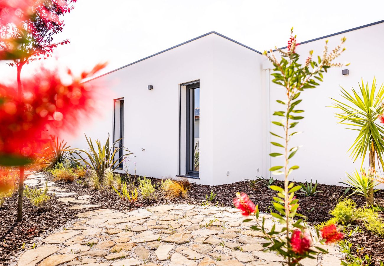 Refúgio familiar tranquilo com piscina, perto das praias e atrações, SCH, Portugal