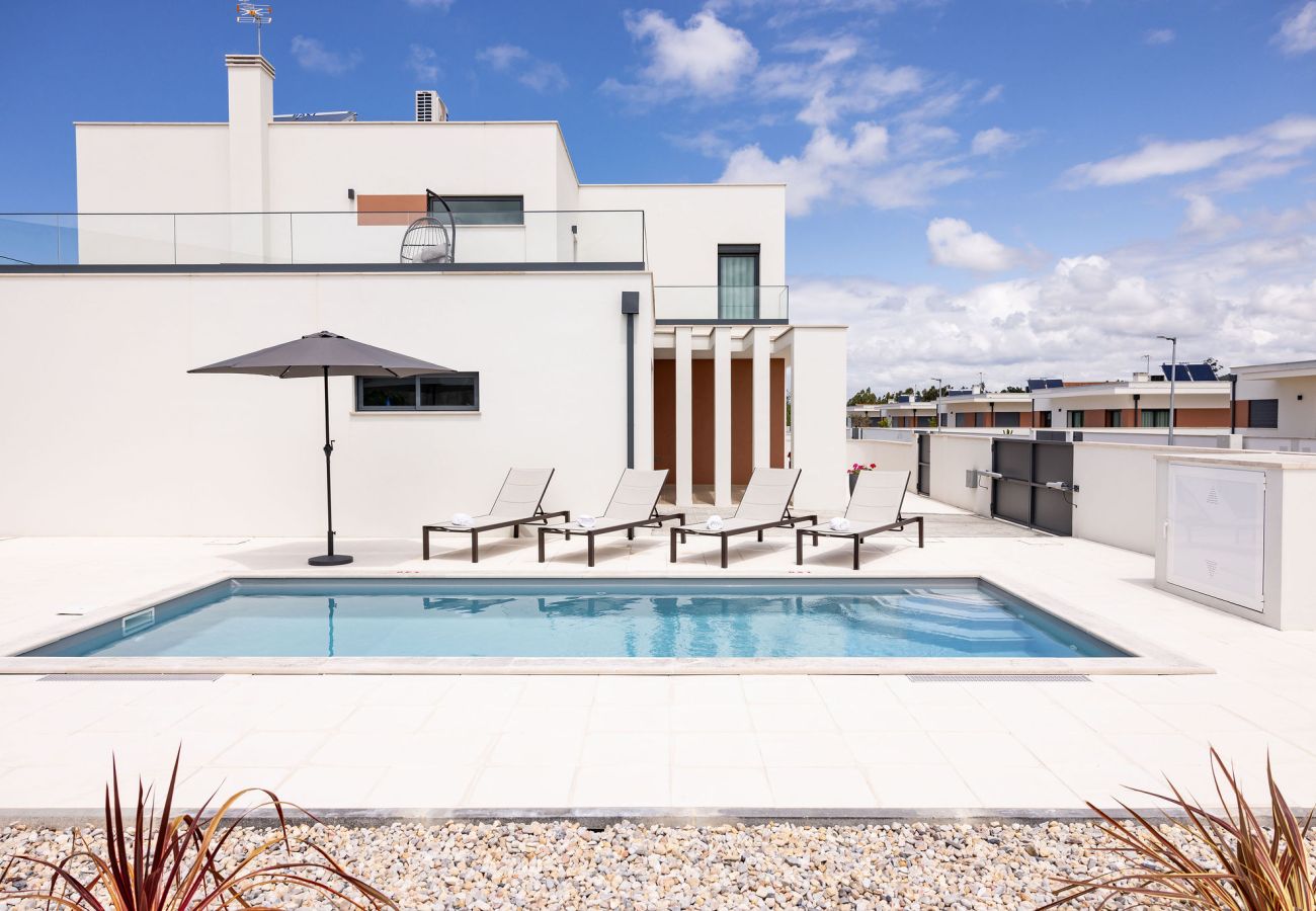 casa férias família Alfeizerão, piscina privada, perto da praia