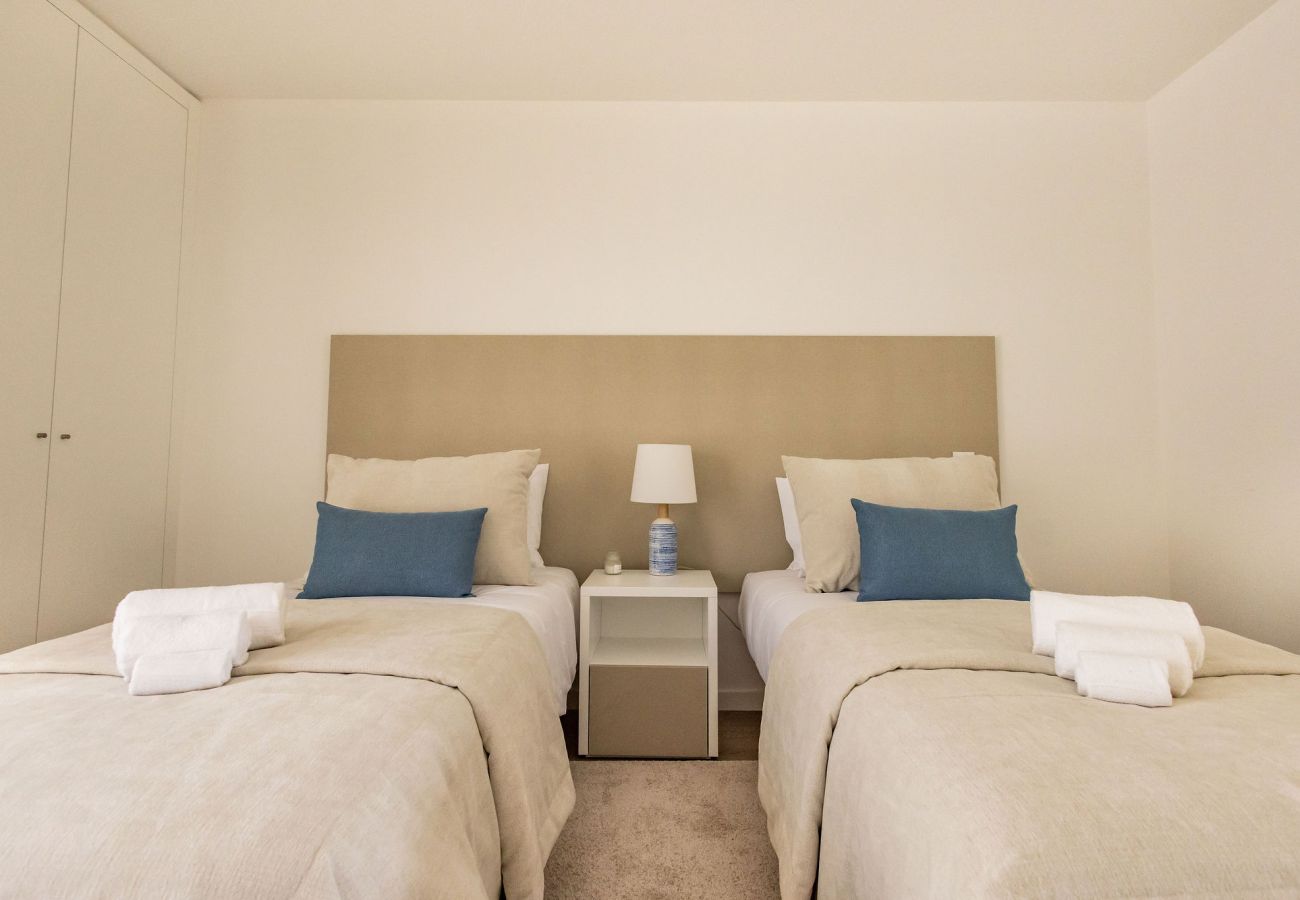 Apartamento com piscina, perto da praia, Salir do Porto, São Martinho