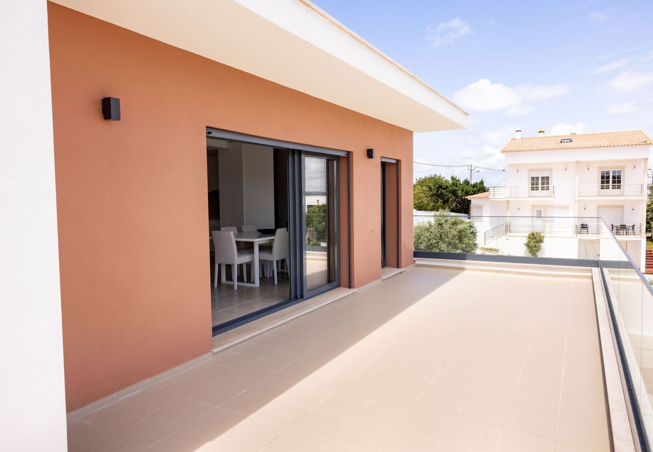 Apartamento com piscina, perto da praia, Salir do Porto, São Martinho
