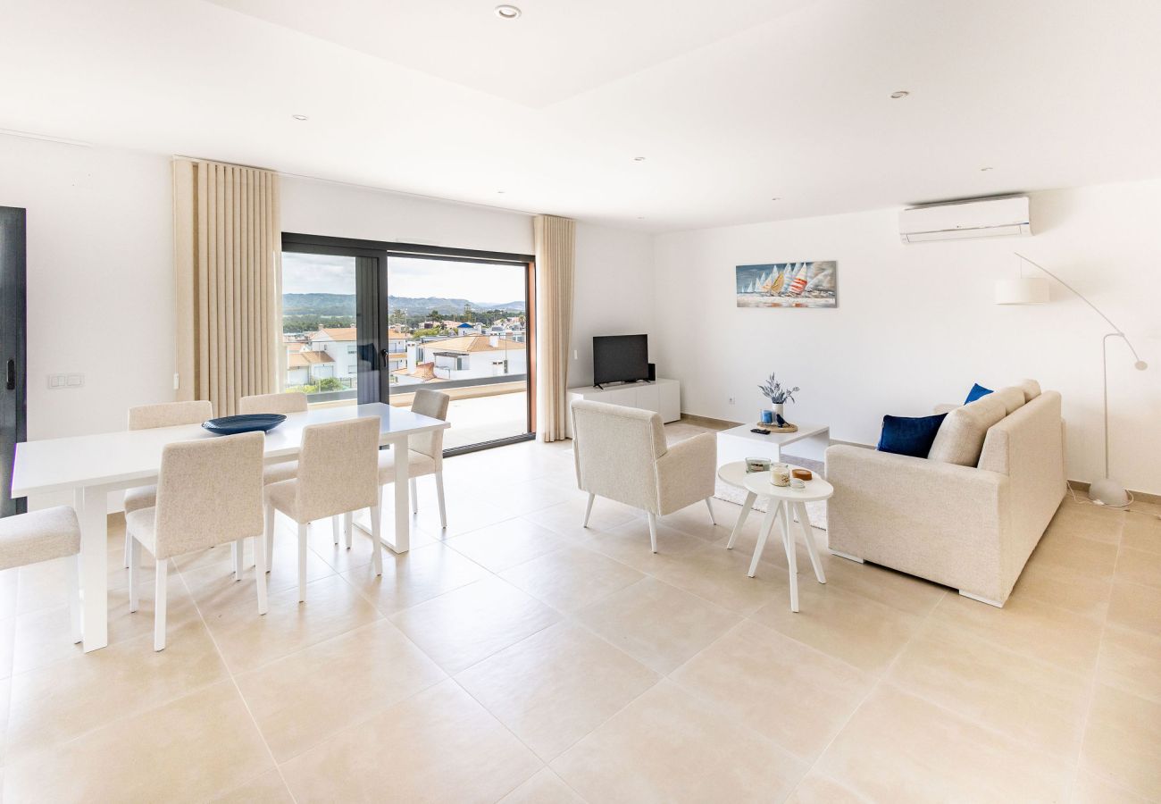 Apartamento com piscina, perto da praia, Salir do Porto, São Martinho