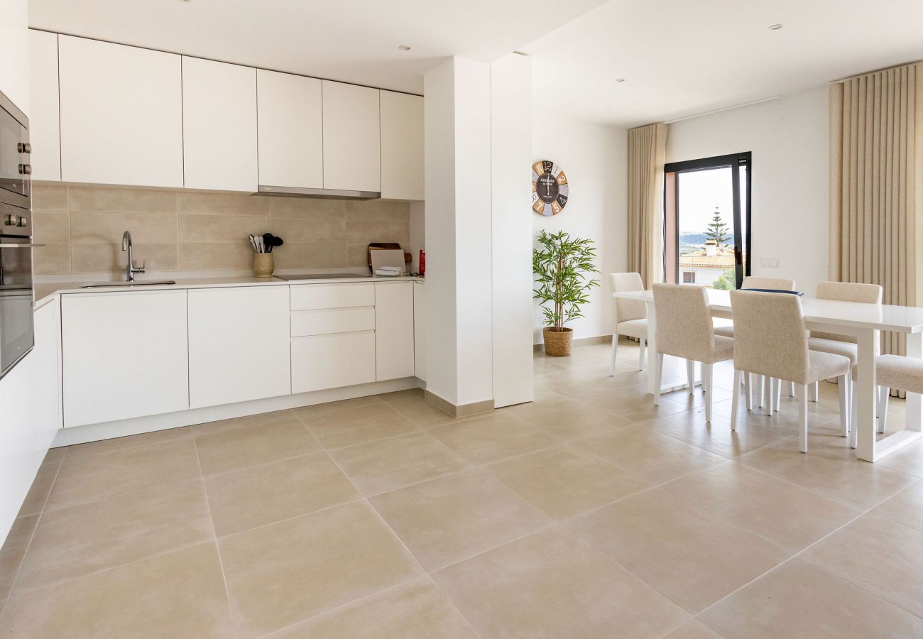 Apartamento com piscina, perto da praia, Salir do Porto, São Martinho