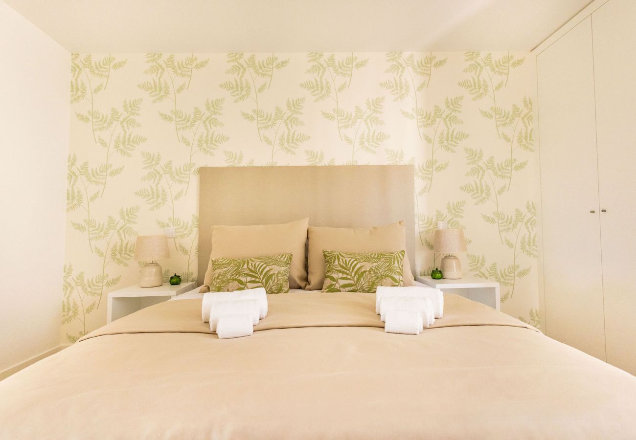 Apartamento com piscina, perto da praia, Salir do Porto, São Martinho