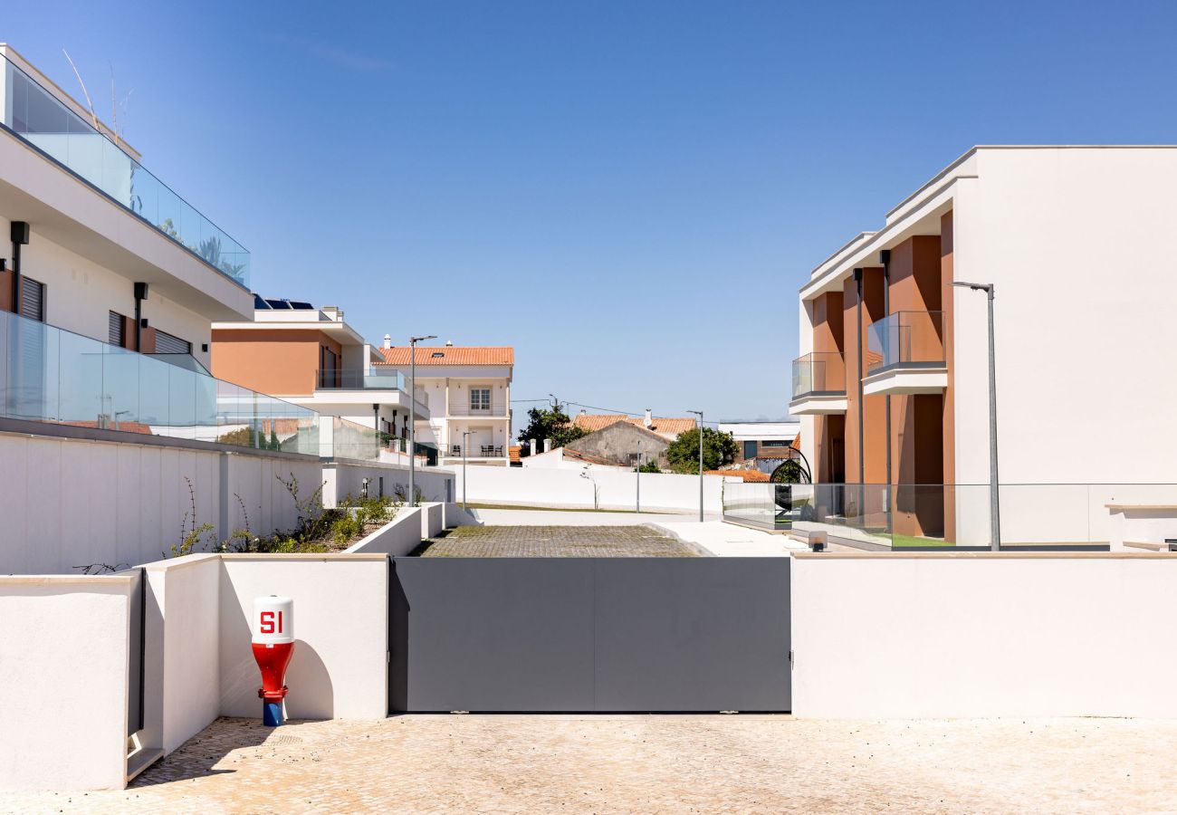 Apartamento com piscina, perto da praia, Salir do Porto, São Martinho