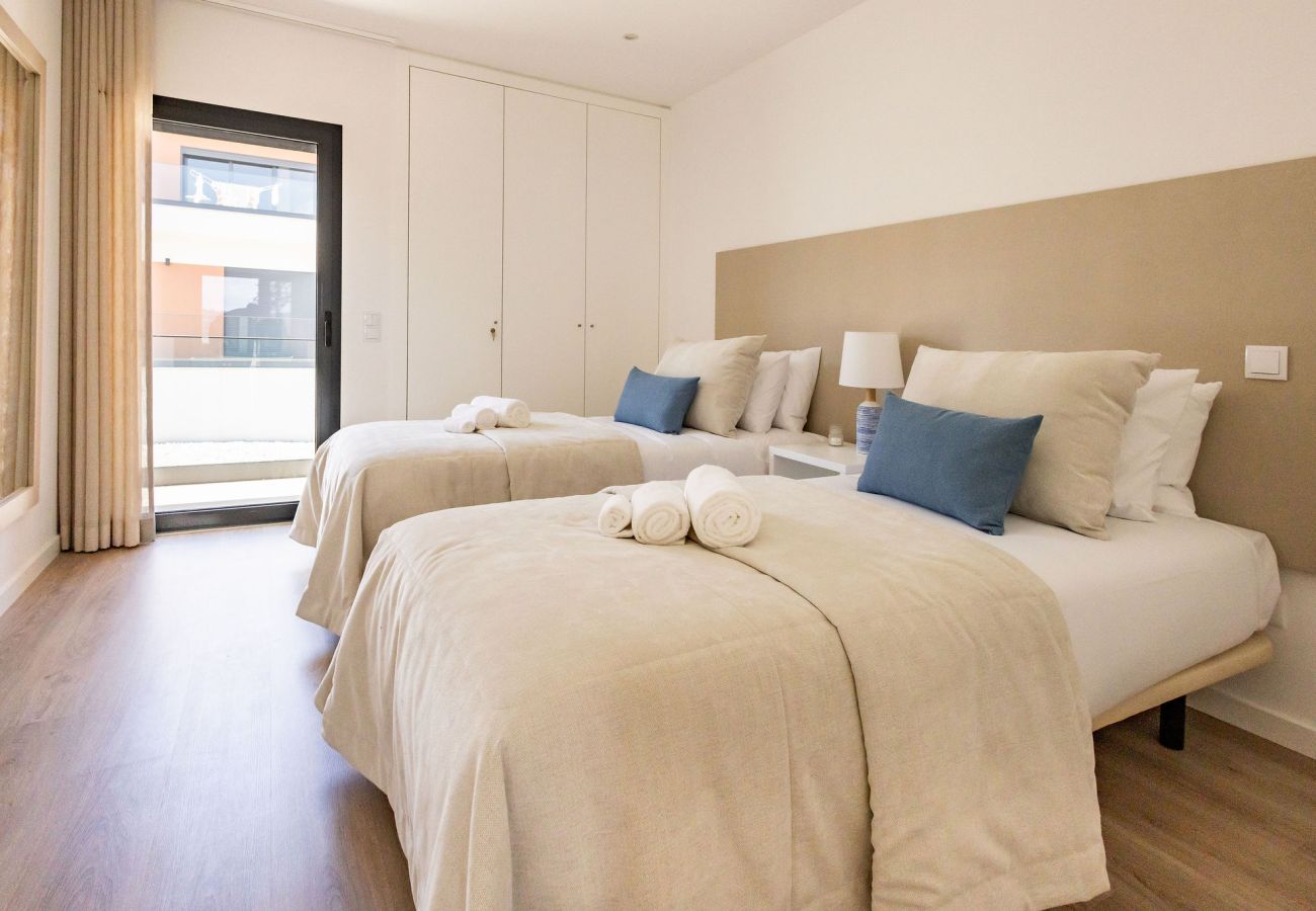 Apartamento com piscina, perto da praia, Salir do Porto, São Martinho