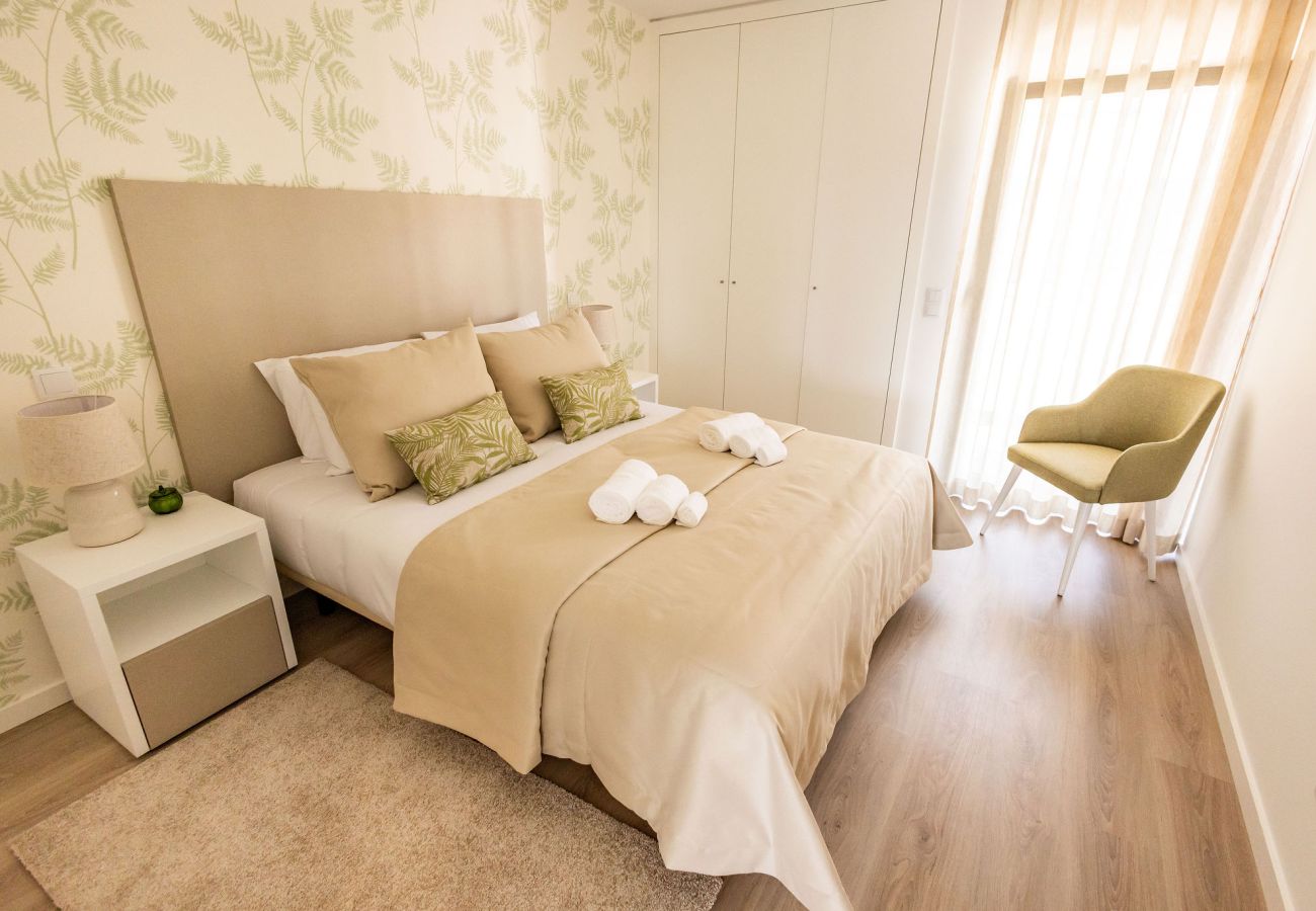 Apartamento com piscina, perto da praia, Salir do Porto, São Martinho