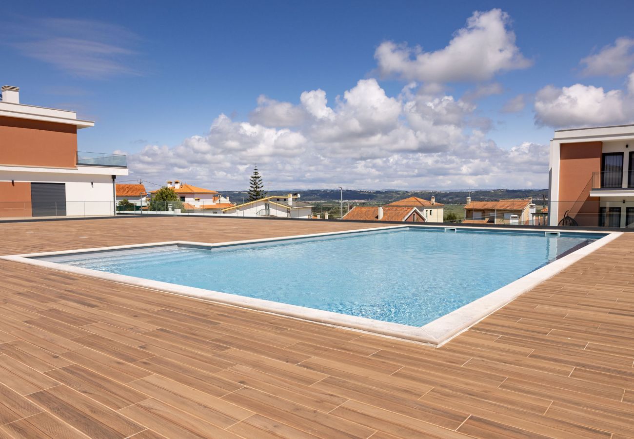 Apartamento com piscina, perto da praia, Salir do Porto, São Martinho