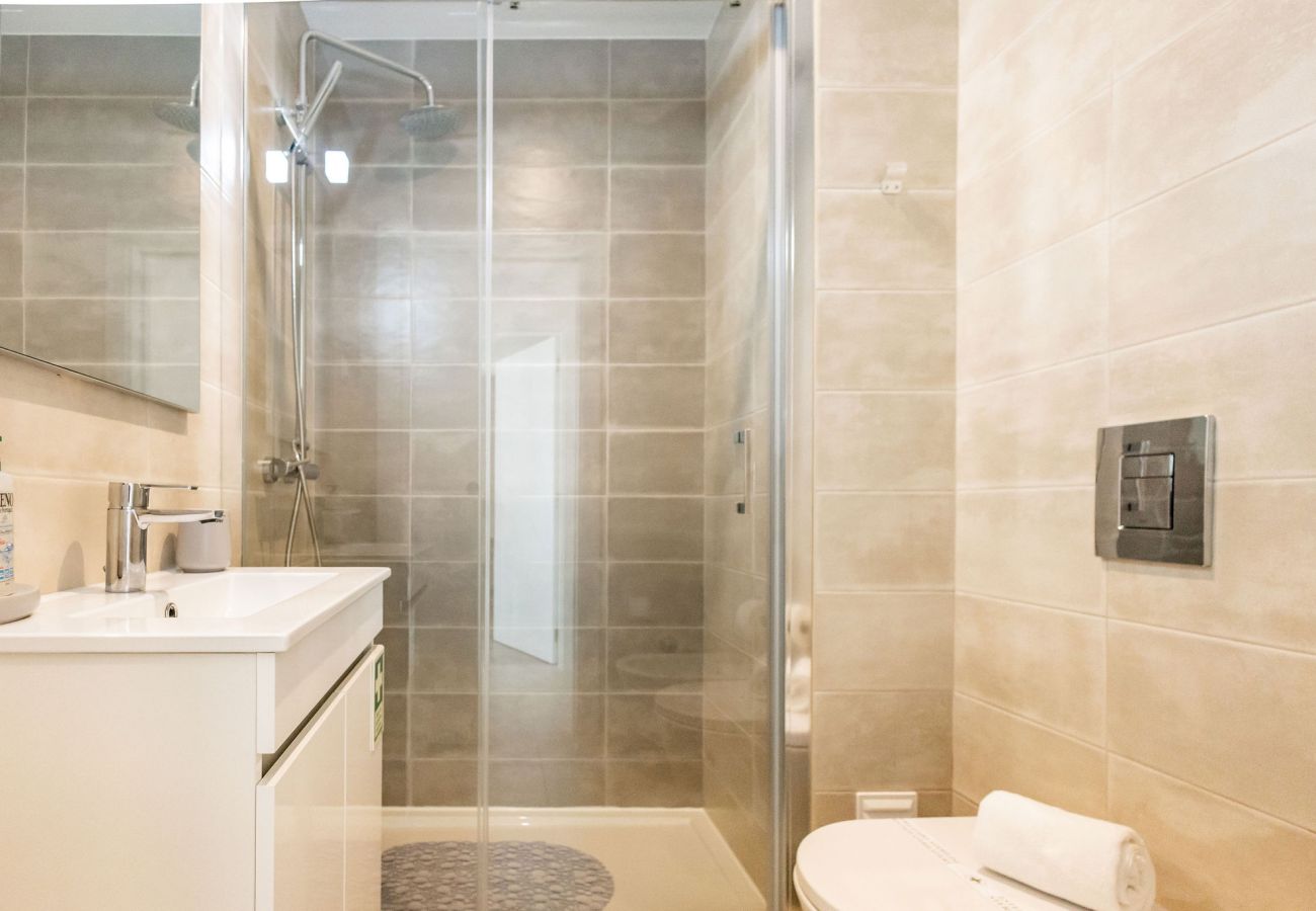 Apartamento Nazaré, vista mar, piscina, Pederneira, alojamento T2