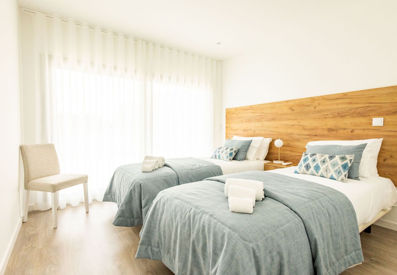 Apartamento Nazaré, vista mar, piscina, Pederneira, alojamento T2