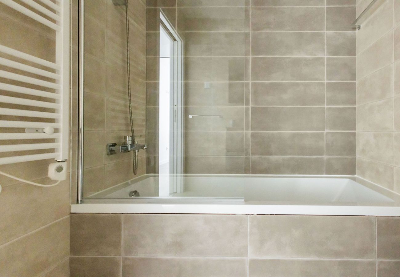 Apartamento Nazaré, vista mar, piscina, Pederneira, alojamento T2