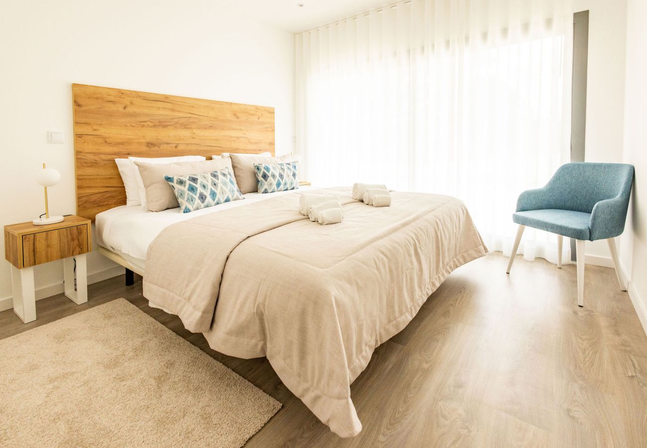 Apartamento Nazaré, vista mar, piscina, Pederneira, alojamento T2