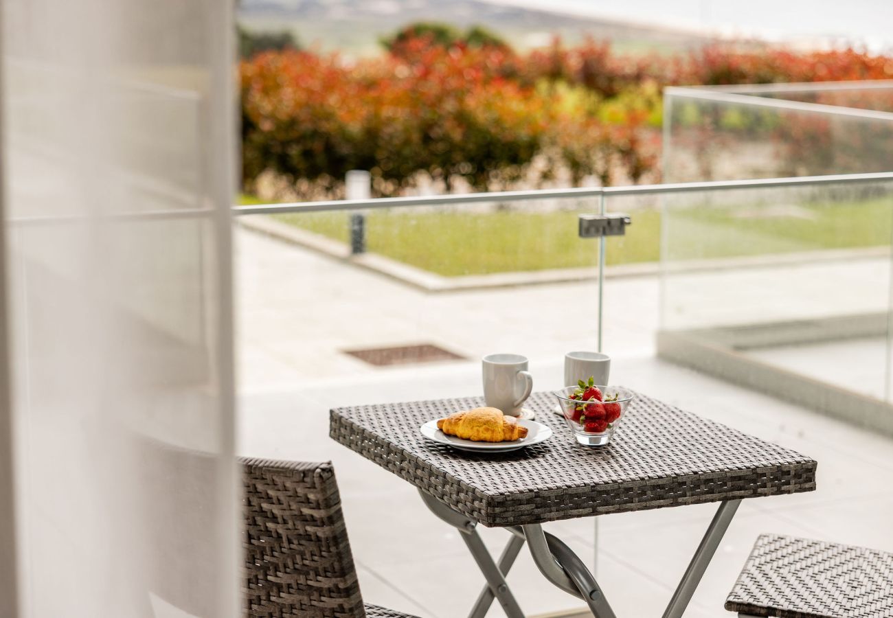 apartamento T2 Nazaré com piscina e vista mar