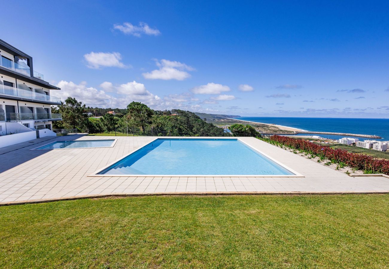 apartamento T2 Nazaré com piscina e vista mar