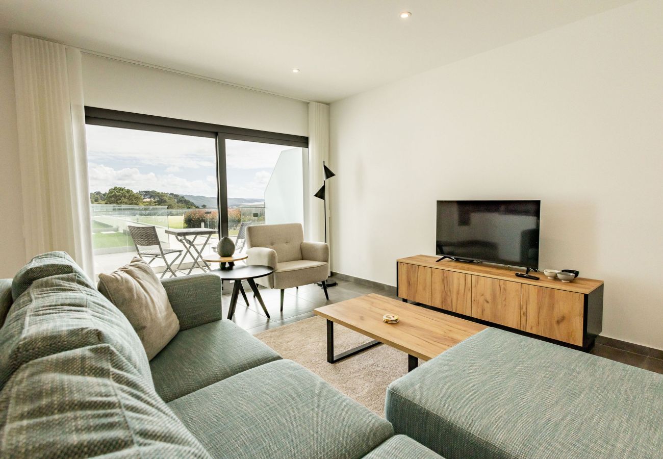 apartamento T2 Nazaré com piscina e vista mar