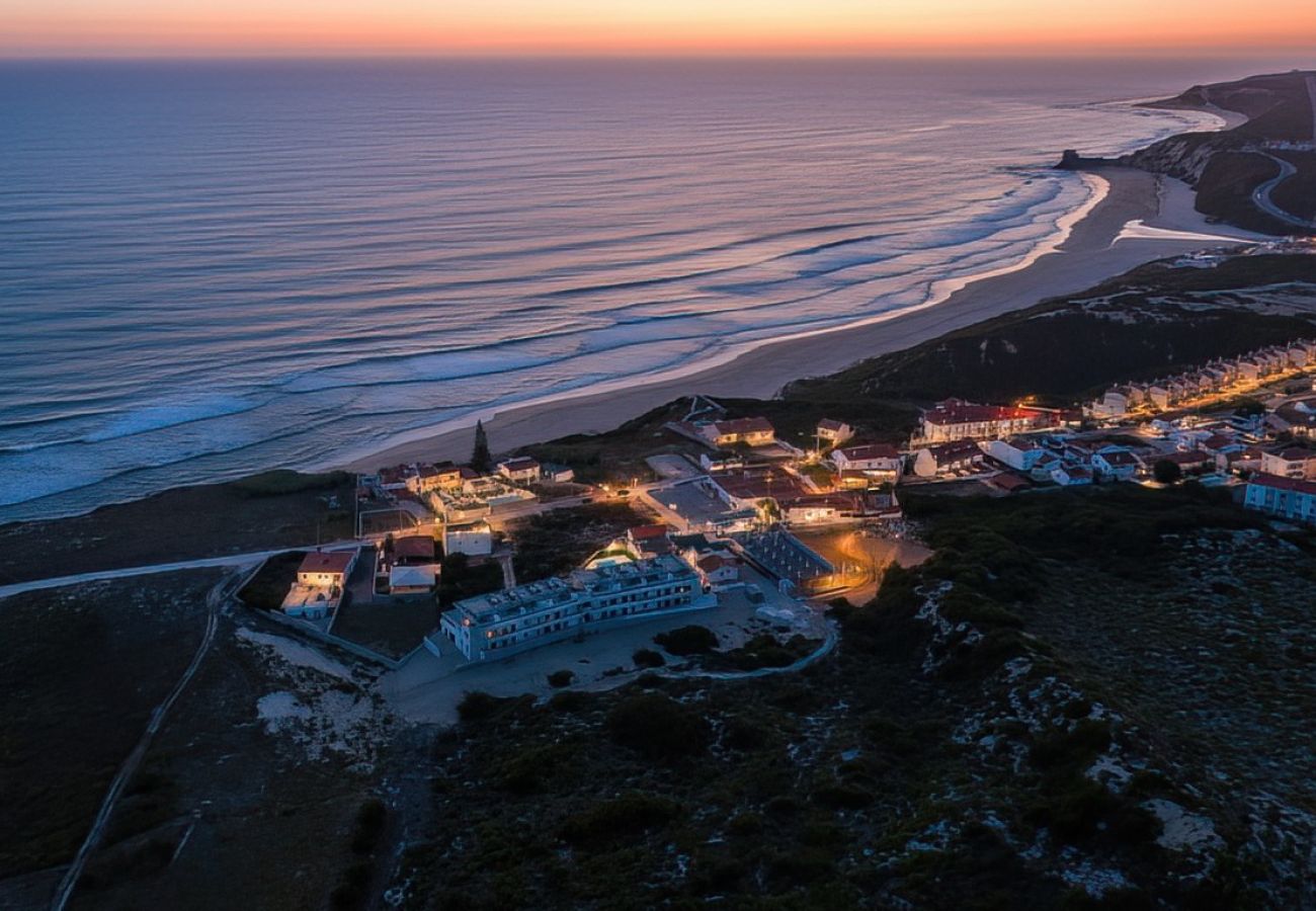 Vale Furado, apartamento de férias, falésias, natureza, trilhos, refúgio tranquilo, praia, Nazaré, Oeste de Portugal, BY SCH