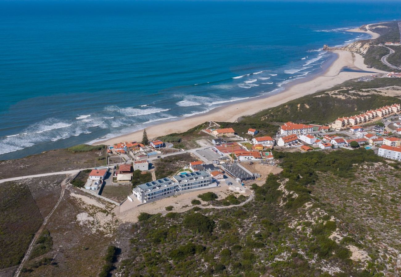 Vale Atlântico – BY SCH, apartamento T2 à beira-mar, conforto, trilhos, falésias e natureza no Oeste de Portugal.