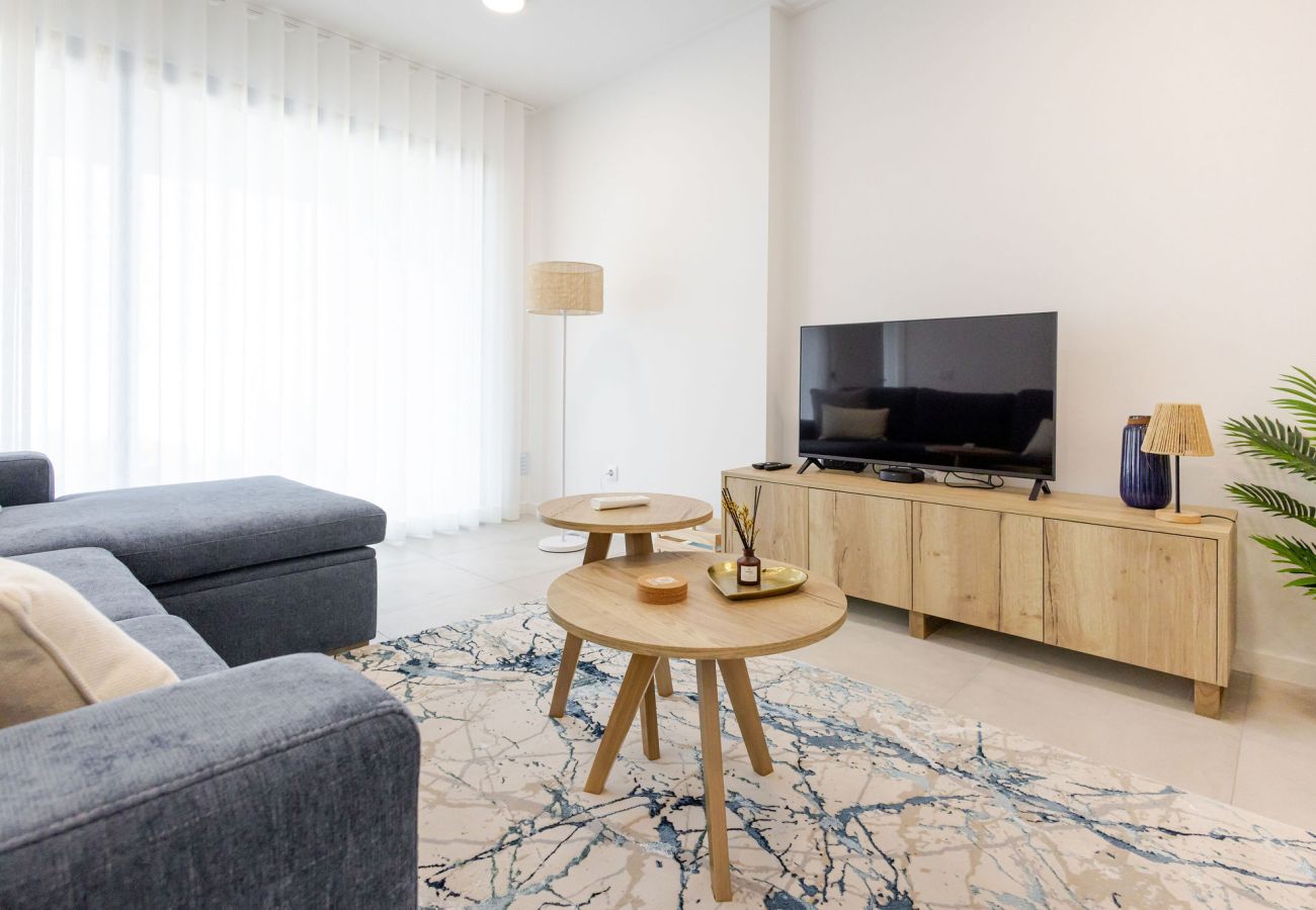 Vale Atlântico – BY SCH, apartamento T2 à beira-mar, conforto, trilhos, falésias e natureza no Oeste de Portugal.