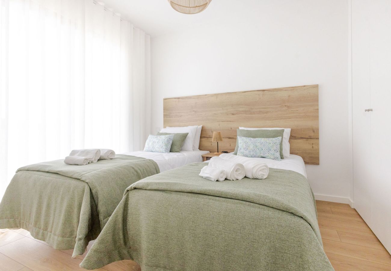 Vale Atlântico – BY SCH, apartamento T2 à beira-mar, conforto, trilhos, falésias e natureza no Oeste de Portugal.