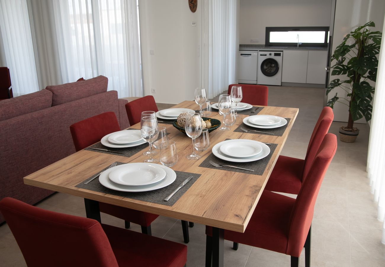 Ruhiges Familienrefugium mit Pool, nahe Strände und Sehenswürdigkeiten