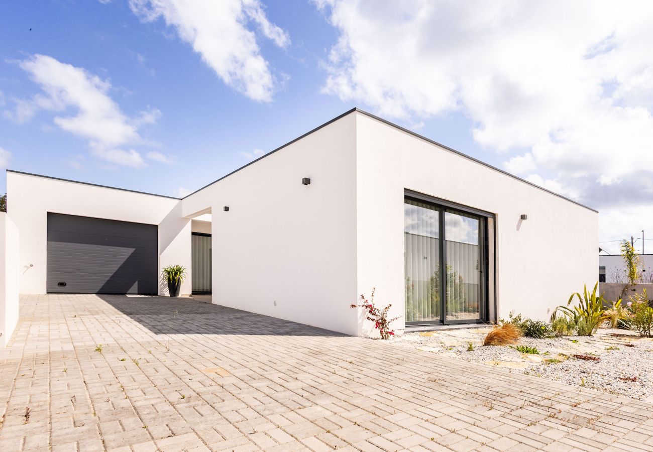 Ruhiges Familienrefugium mit Pool, nahe Strände und Sehenswürdigkeiten, SCH, Portugal