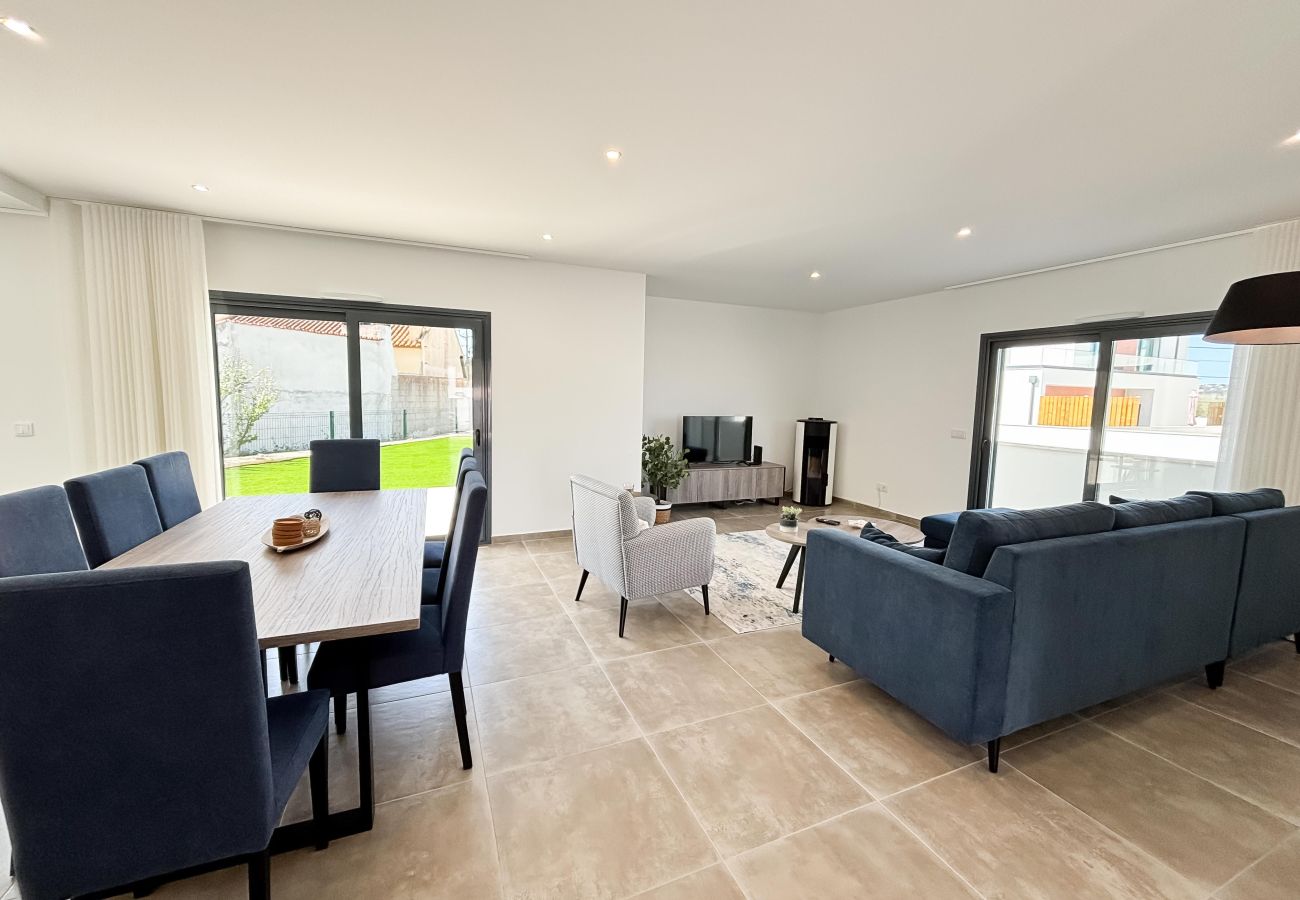 Familienferienhaus Alfeizerão, privater Pool, strandnah