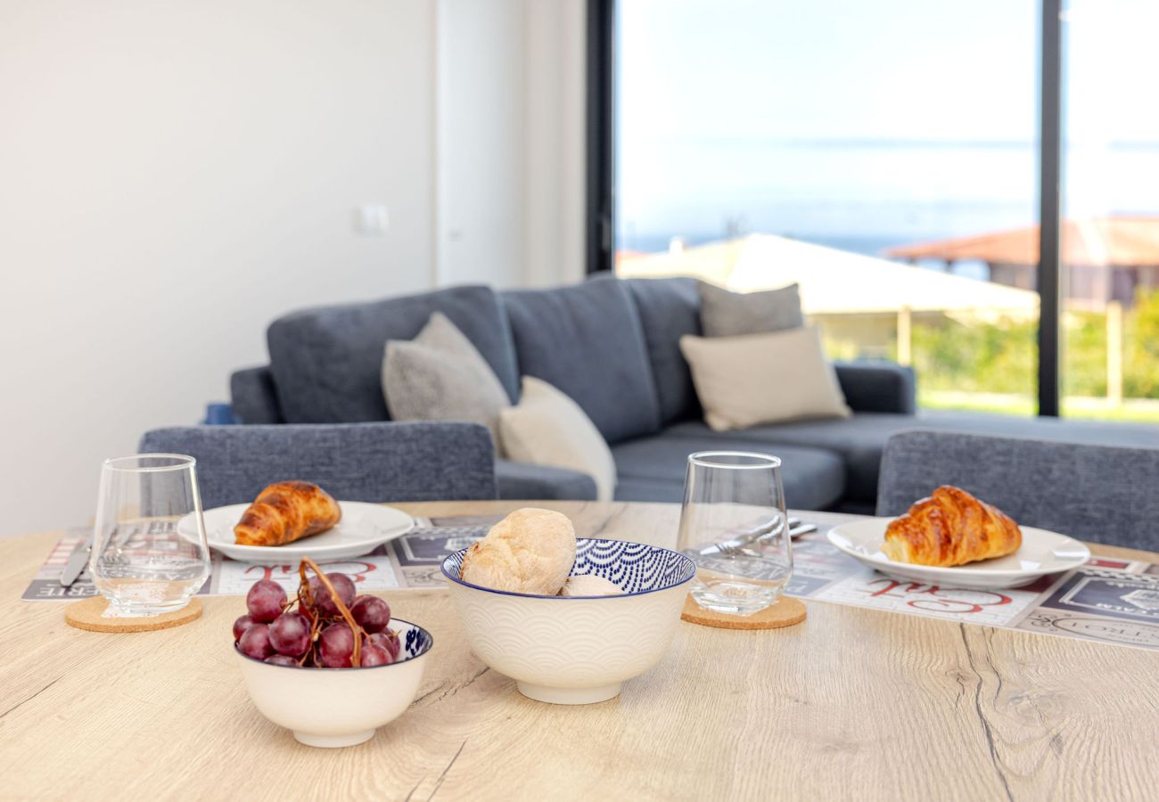 Vale Atlântico – BY SCH, T2 Ferienwohnung am Meer, Komfort, Wanderwege, Klippen und Natur an Portugals Westküste.