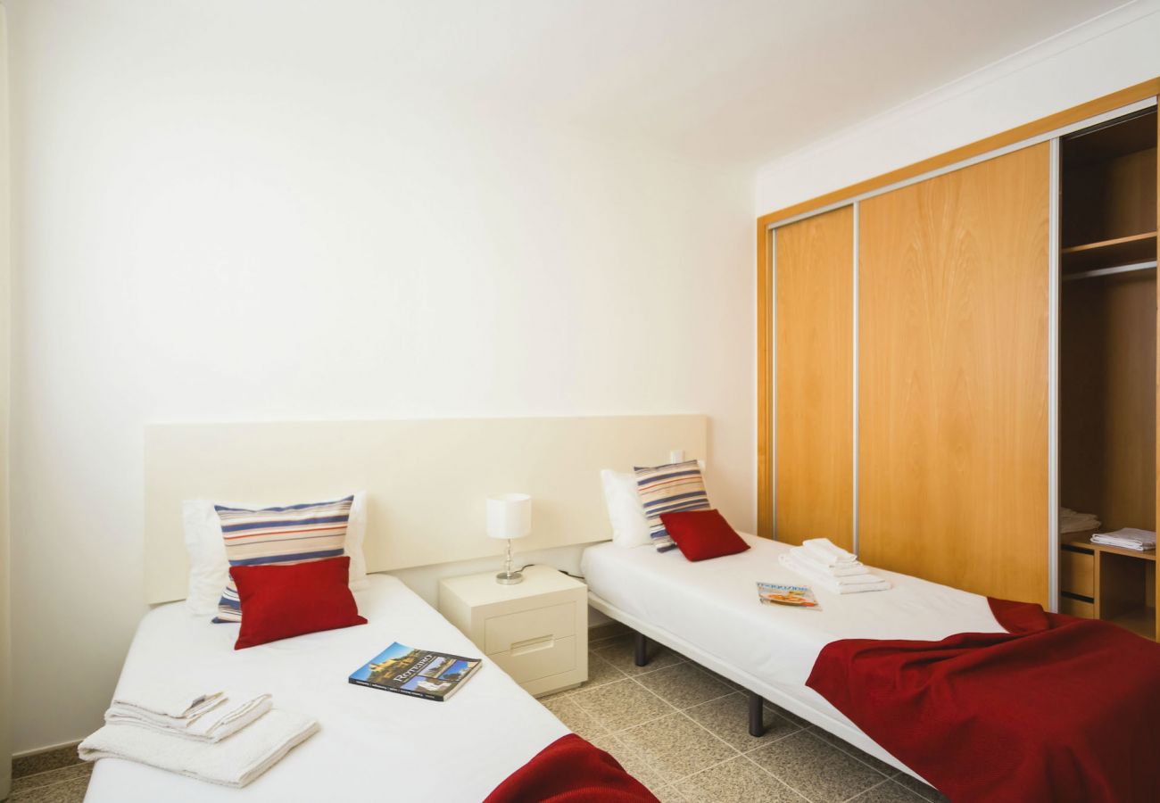 Accommodation Holiday Room Single Beds sch
