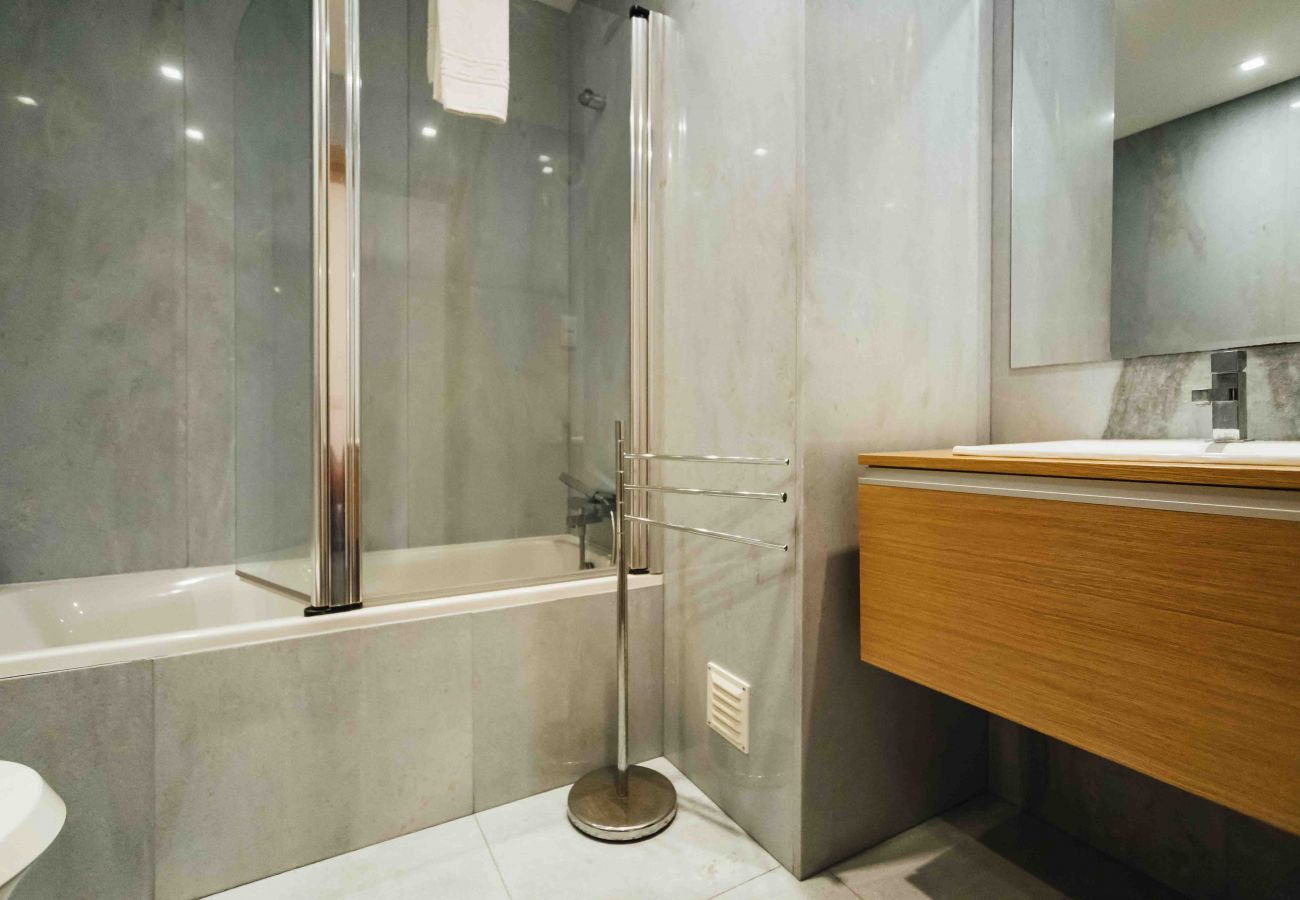 Accommodation Private Bathroom Bathtub Shower sch