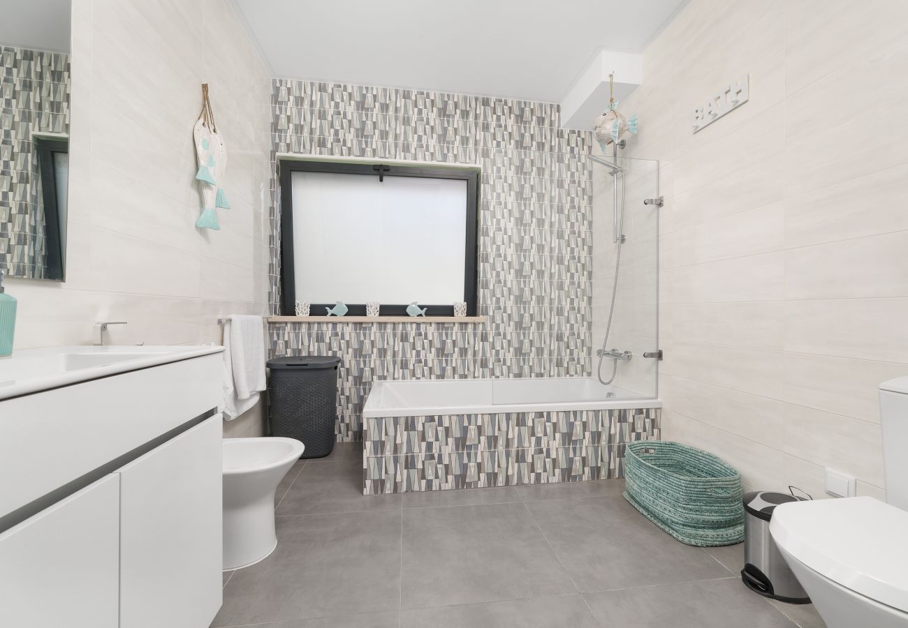 Holiday home in Venda Nova, private pool, close to the beach. Ideal for unforgettable moments!