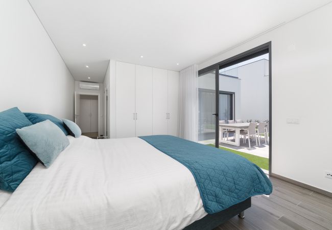 Villa in São Martinho do Porto - Villa Paraíso - Holiday Villa with Private Pool By SCH Villa in São Martinho do Porto - Villa Paraíso - Holiday Villa with Private Pool By SCH