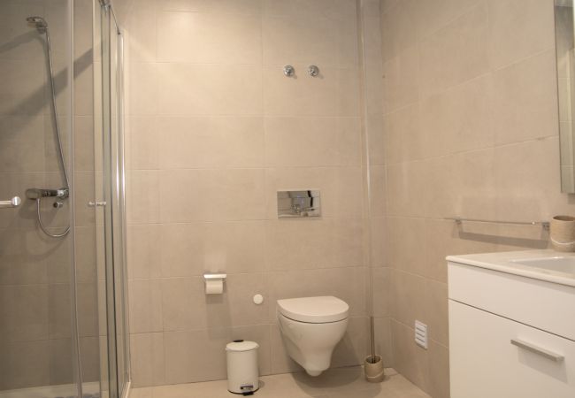 Nazaré, 2-bedr. flat, central location, swimming pool, beach.